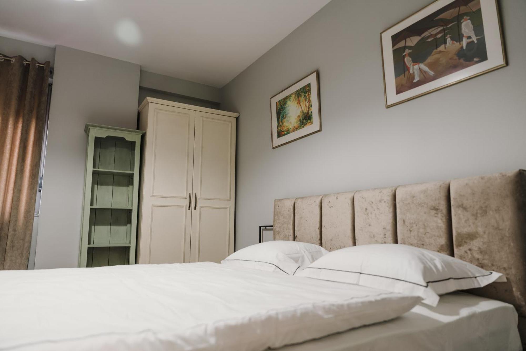 Urban Hotel Тирана Экстерьер фото