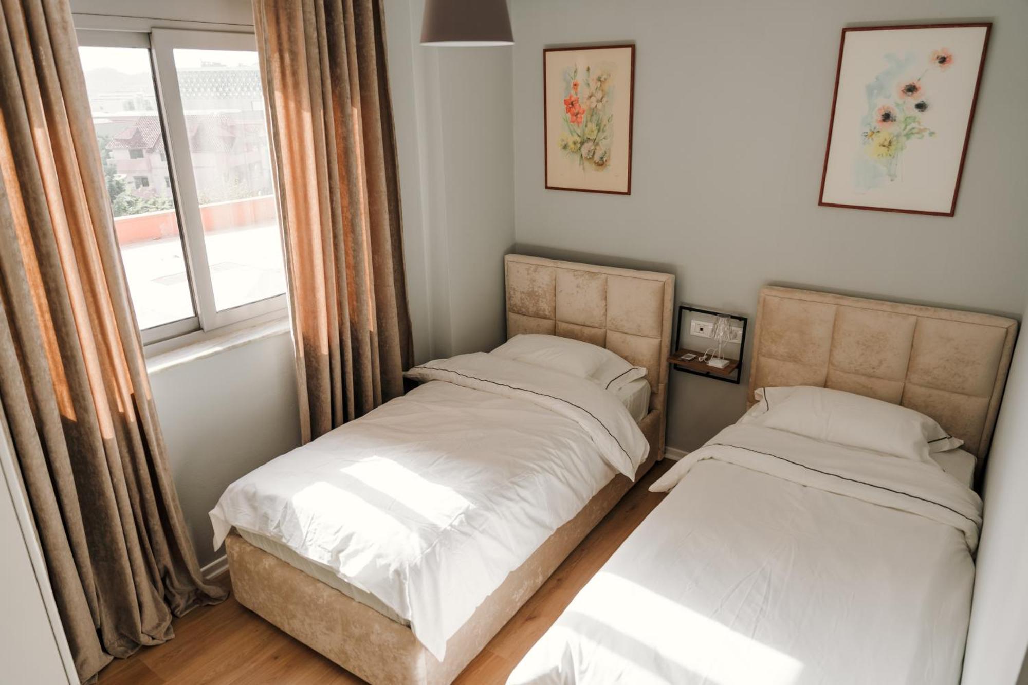 Urban Hotel Тирана Экстерьер фото