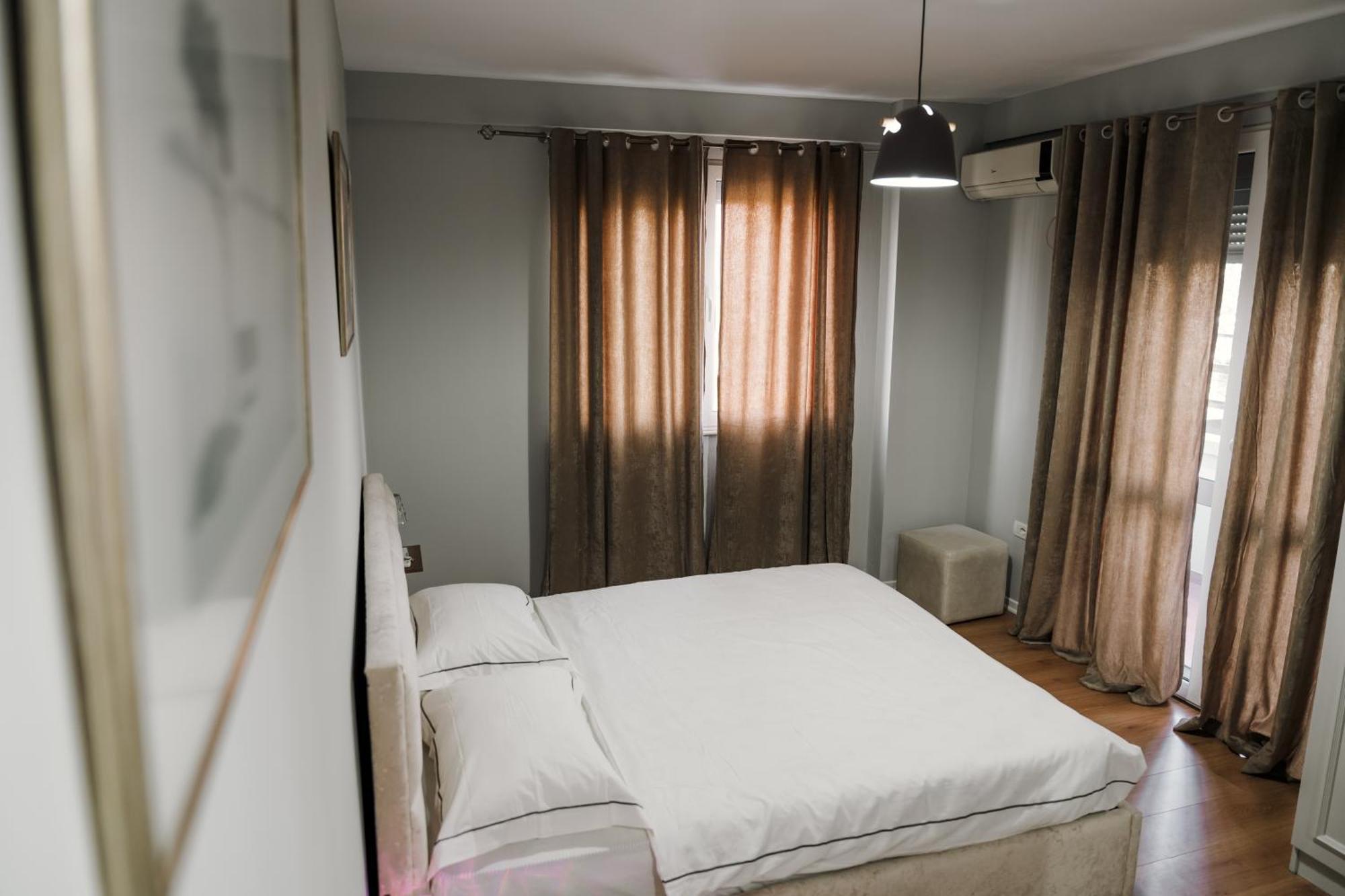Urban Hotel Тирана Экстерьер фото