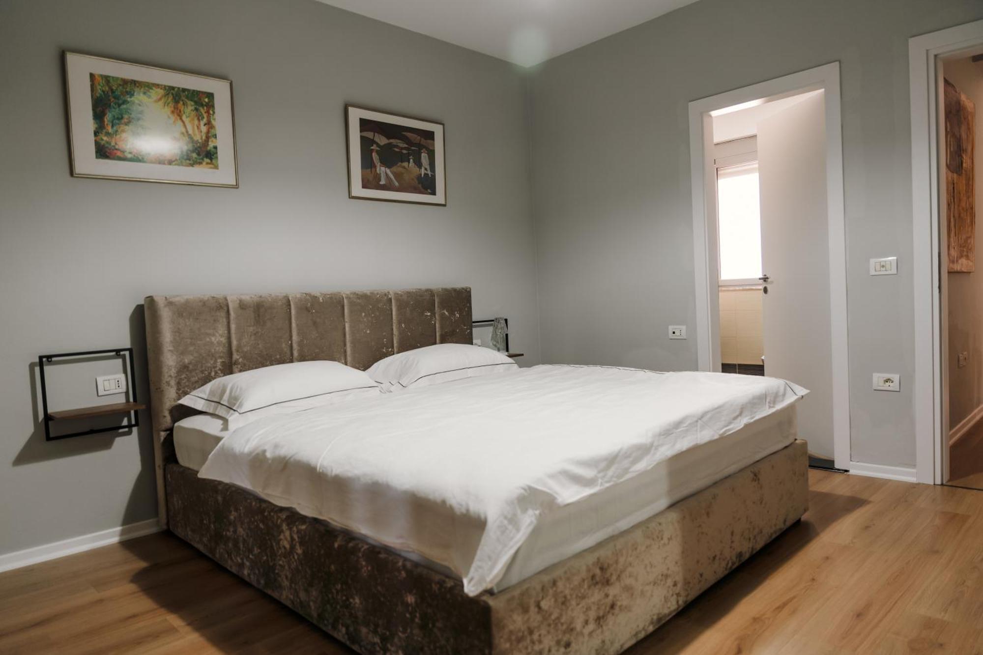 Urban Hotel Тирана Экстерьер фото